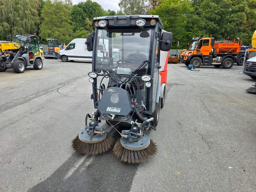 Fahrzeugabbildung Hako Citymaster 600 mit 2 Besen,Mähwerk,Winterdienst