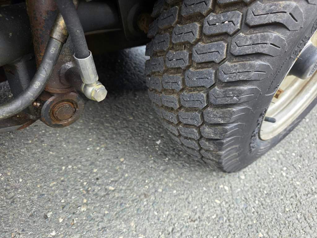Fahrzeugabbildung Hako Citymaster 600 mit 2 Besen,Mähwerk,Winterdienst