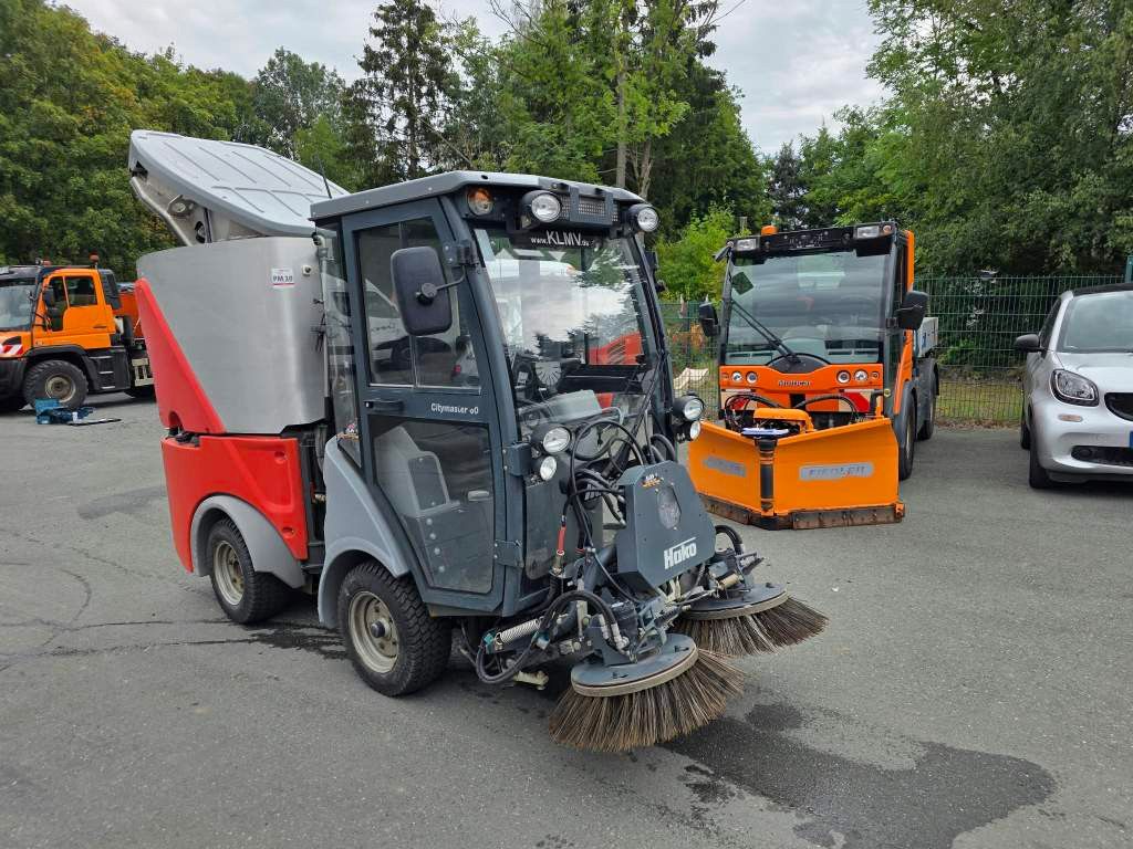 Fahrzeugabbildung Hako Citymaster 600 mit 2 Besen,Mähwerk,Winterdienst
