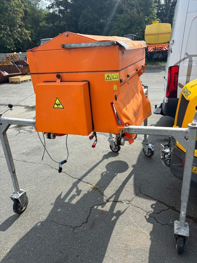 Fahrzeugabbildung Hako Citymaster 600 mit 2 Besen,Mähwerk,Winterdienst
