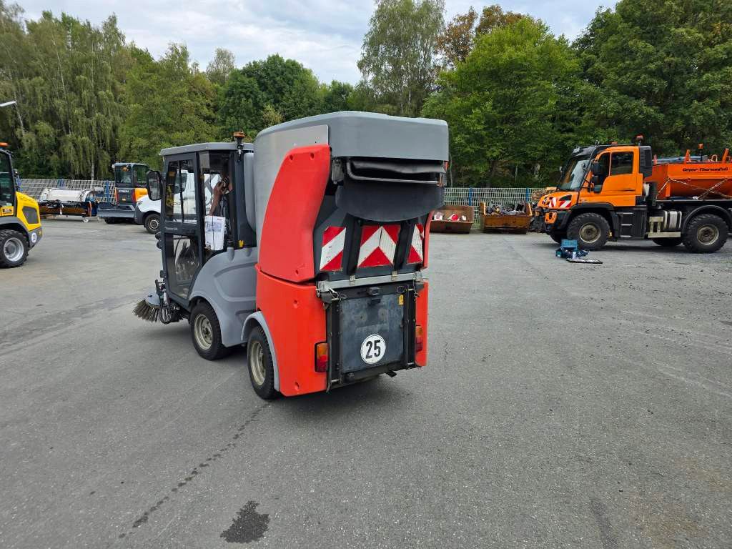 Fahrzeugabbildung Hako Citymaster 600 mit 2 Besen,Mähwerk,Winterdienst