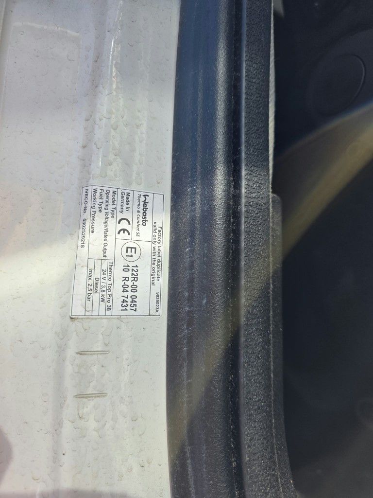 Fahrzeugabbildung Iveco 490 S-Way mit kleinem Unfallschaden, Retarder