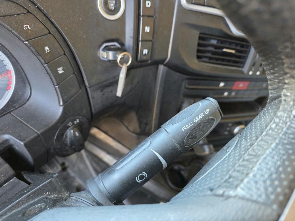 Fahrzeugabbildung Iveco 490 S-Way mit kleinem Unfallschaden, Retarder