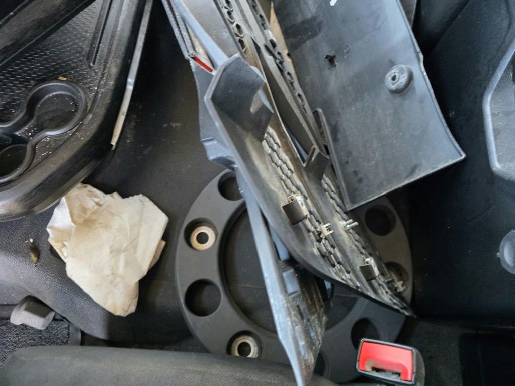 Fahrzeugabbildung Iveco 490 S-Way mit kleinem Unfallschaden, Retarder