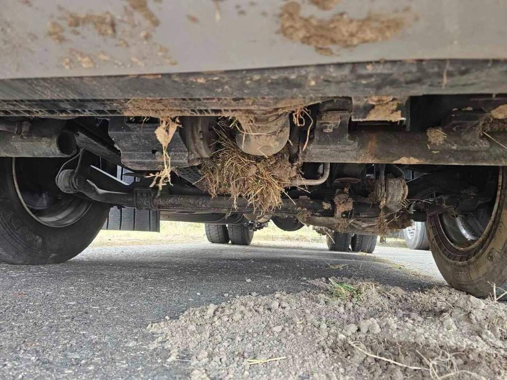 Fahrzeugabbildung Iveco 490 S-Way mit kleinem Unfallschaden, Retarder