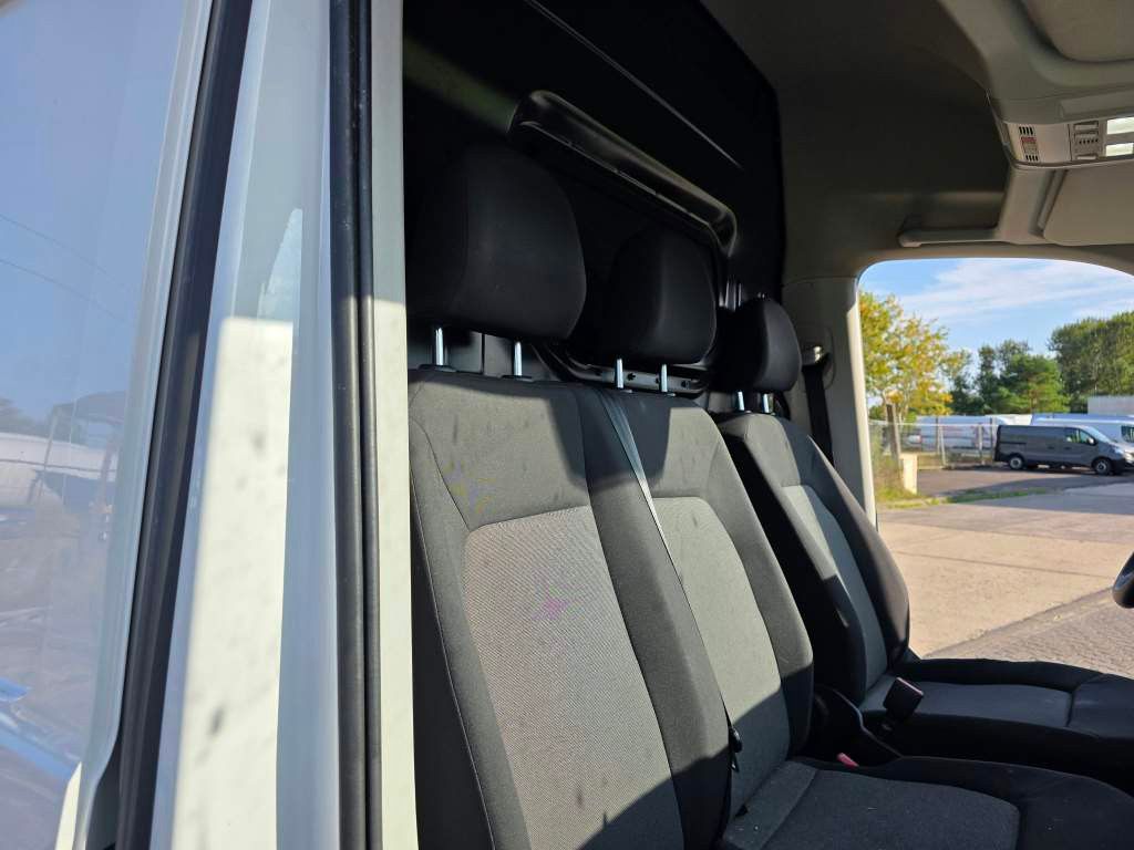 Fahrzeugabbildung Volkswagen Crafter Maxi lang & hoch,Unfallschaden Schweller