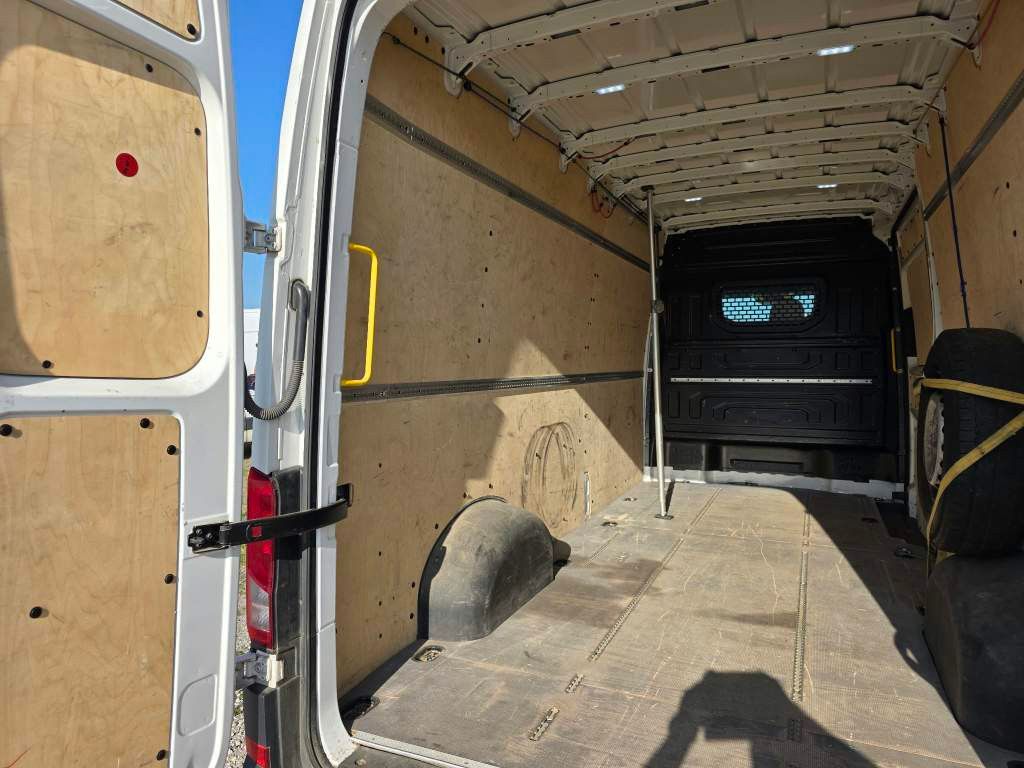 Fahrzeugabbildung Volkswagen Crafter Maxi lang & hoch,Unfallschaden Schweller