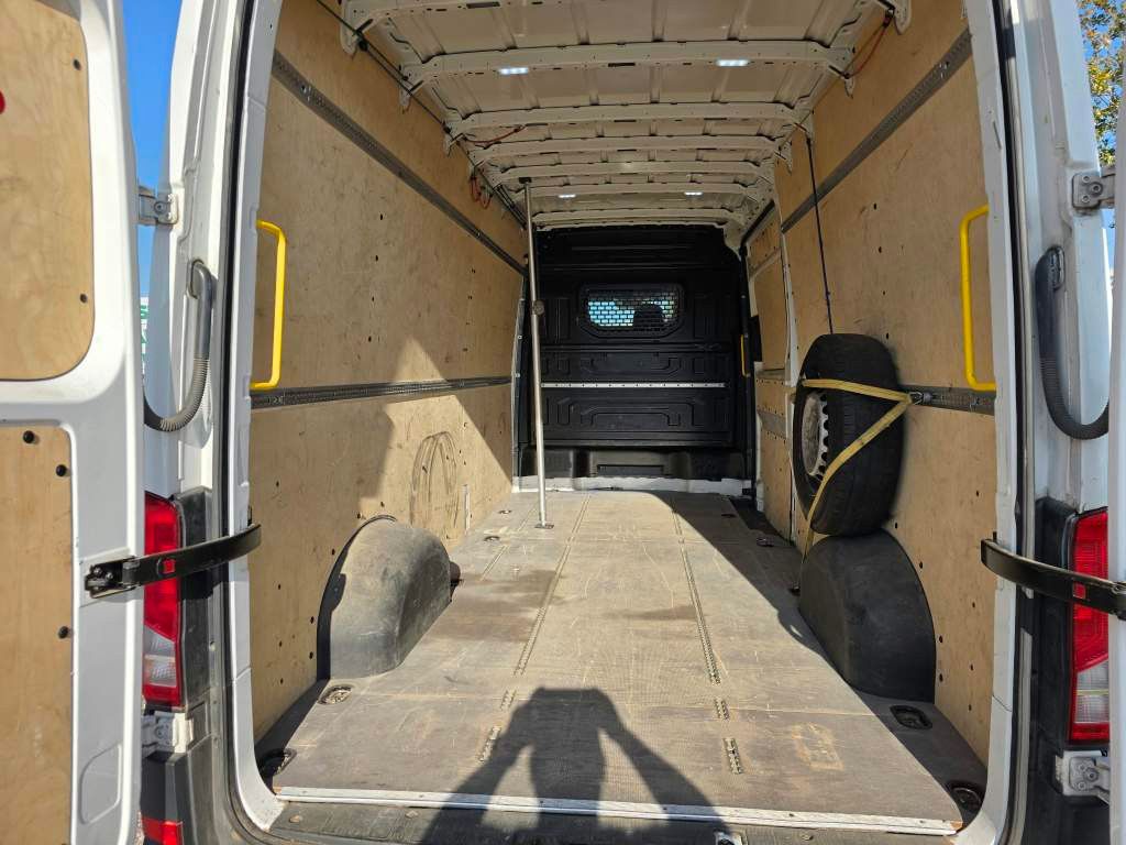 Fahrzeugabbildung Volkswagen Crafter Maxi lang & hoch,Unfallschaden Schweller