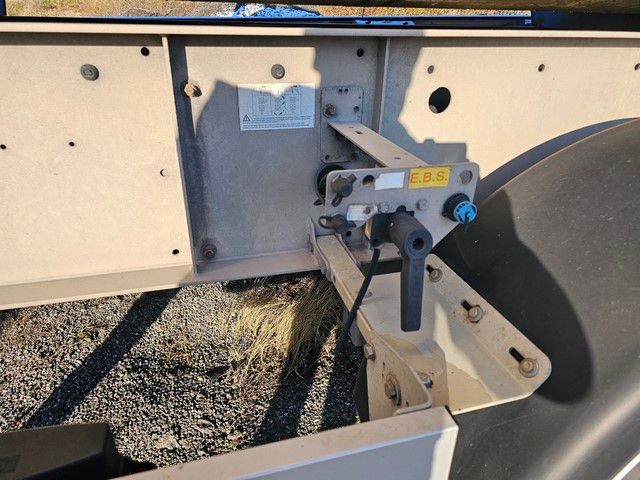 Fahrzeugabbildung Vanhool Tankchassis + Tankcontainer,363.054 Km