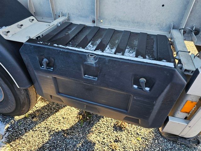 Fahrzeugabbildung Vanhool Tankchassis + Tankcontainer,363.054 Km