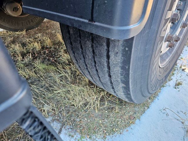 Fahrzeugabbildung Schmitz Cargobull Tankcontainer Chassis+Tankcontainer  Schwallwand