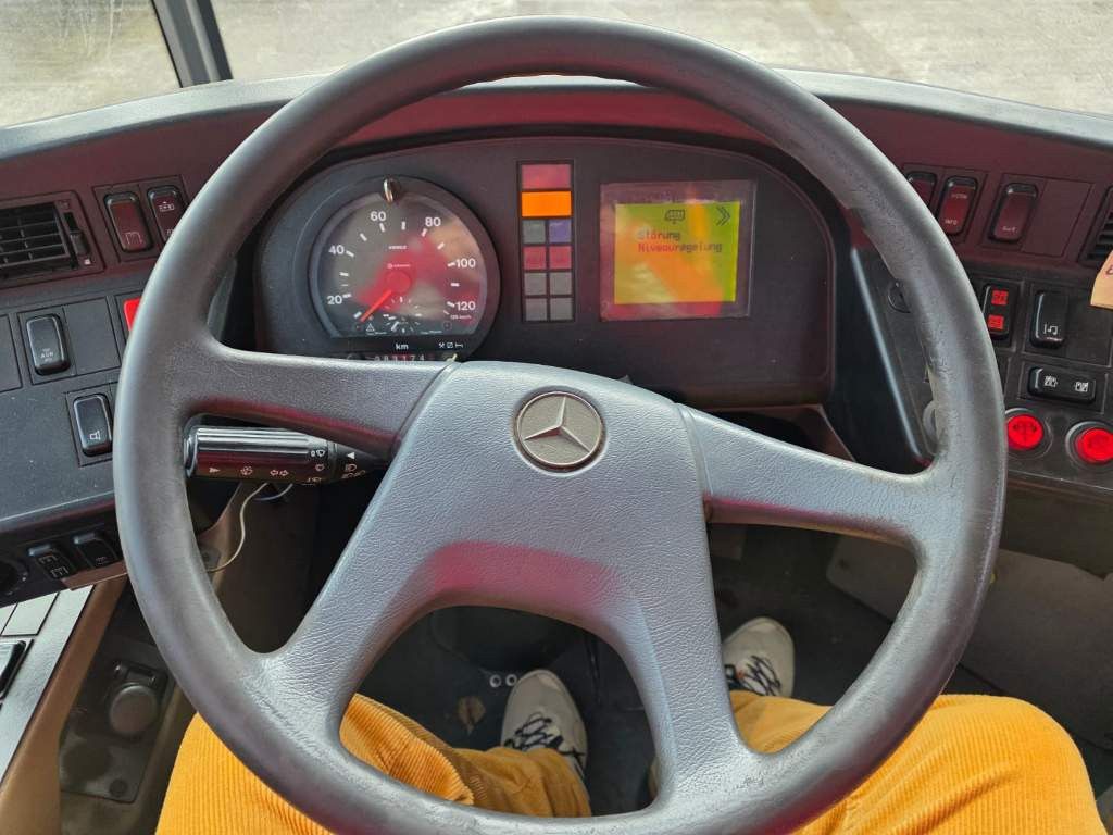 Fahrzeugabbildung Mercedes-Benz Citaro O530 Gelenkbus, 53+109+1, LAWO