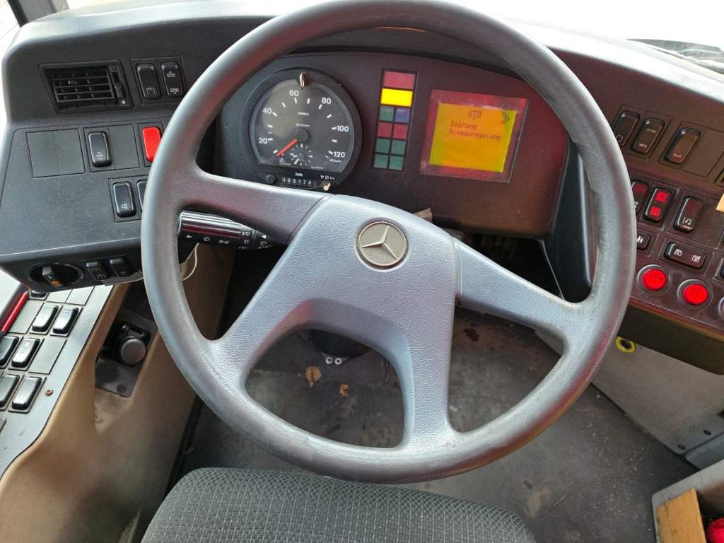 Fahrzeugabbildung Mercedes-Benz Citaro O530 Gelenkbus, 53+109+1, LAWO