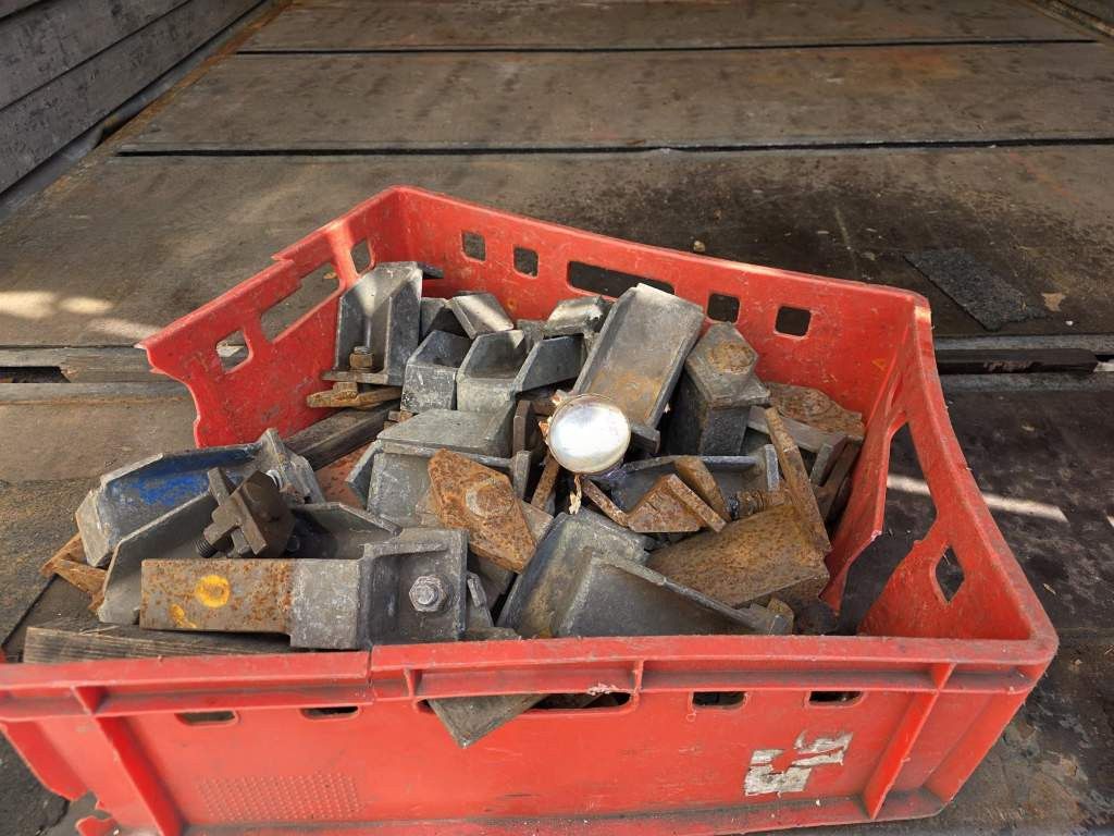 Fahrzeugabbildung Krone Gardine Lowliner, Joloda-Schienen, Hubdach