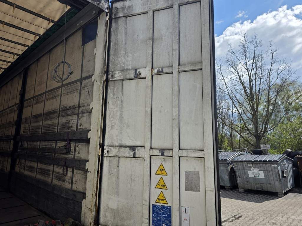 Fahrzeugabbildung Krone Gardine Lowliner, Joloda-Schienen, Hubdach