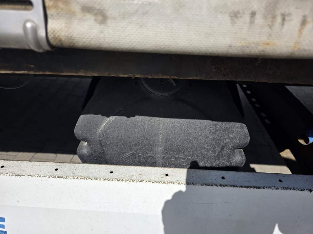 Fahrzeugabbildung Krone Gardine Lowliner, Joloda-Schienen, Hubdach