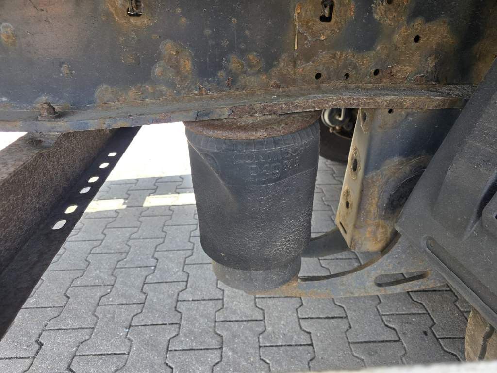 Fahrzeugabbildung Krone Gardine Lowliner, Joloda-Schienen, Hubdach