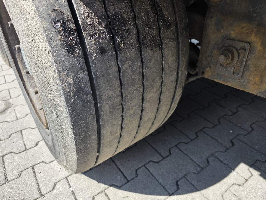 Fahrzeugabbildung Krone Gardine Lowliner, Joloda-Schienen, Hubdach