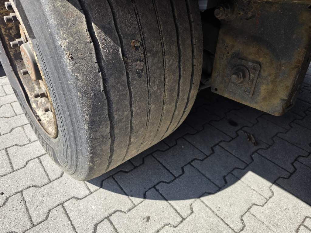 Fahrzeugabbildung Krone Gardine Lowliner, Joloda-Schienen, Hubdach