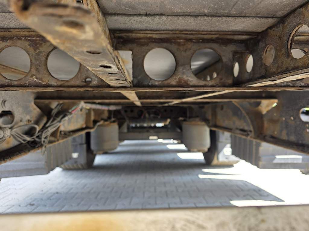 Fahrzeugabbildung Krone Gardine Lowliner, Joloda-Schienen, Hubdach