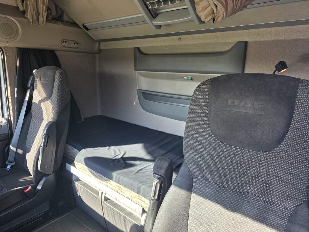 Fahrzeugabbildung DAF XF 460 SSC, Retrader, Standklima, Euro 6