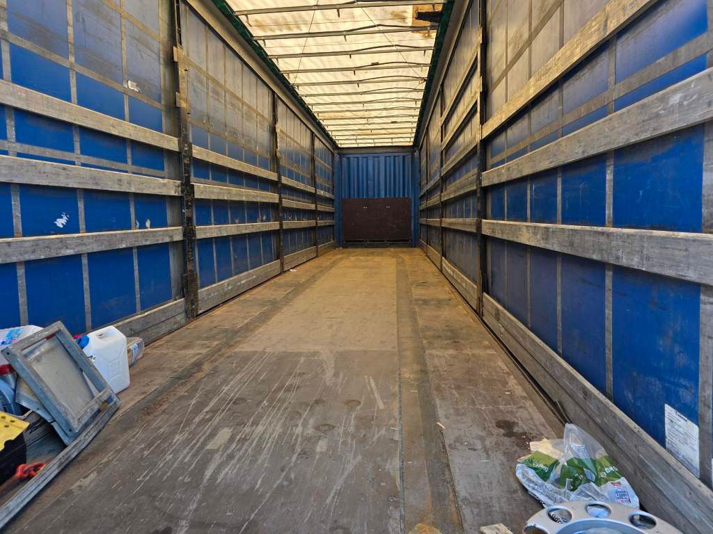 Fahrzeugabbildung Krone Mega Gardine mit Hubdach,Pal-Anschlag li+re