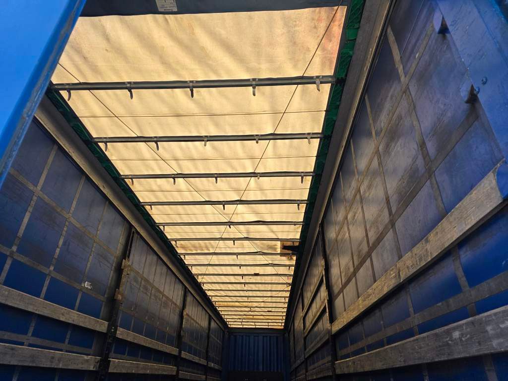 Fahrzeugabbildung Krone Mega Gardine mit Hubdach,Pal-Anschlag li+re