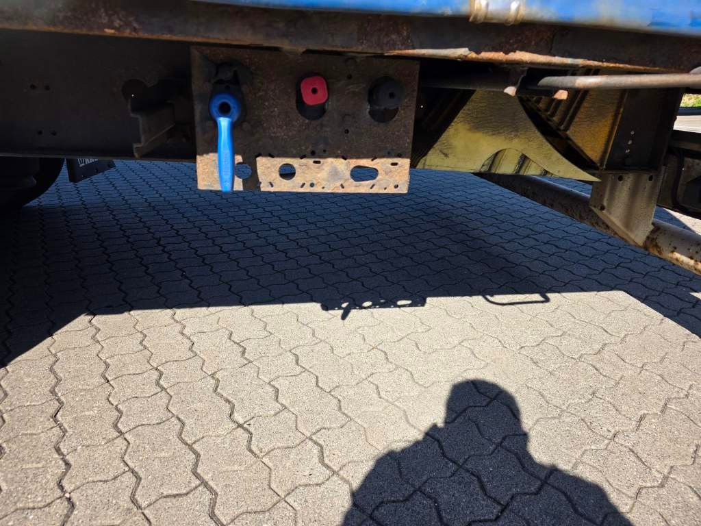 Fahrzeugabbildung Krone Mega Gardine mit Hubdach,Pal-Anschlag li+re