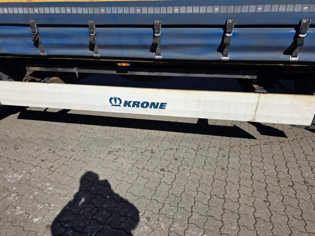 Fahrzeugabbildung Krone Mega Gardine mit Hubdach,Pal-Anschlag li+re