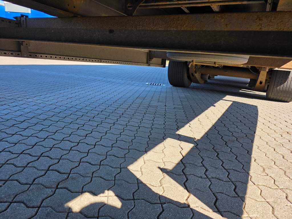 Fahrzeugabbildung Krone Mega Gardine mit Hubdach,Pal-Anschlag li+re