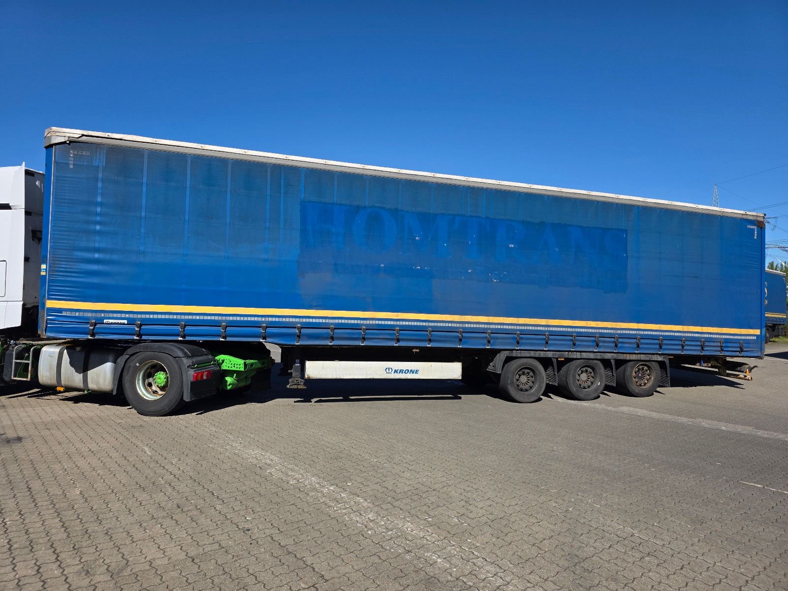 Fahrzeugabbildung Krone Mega Gardine mit Hubdach,Pal-Anschlag li+re