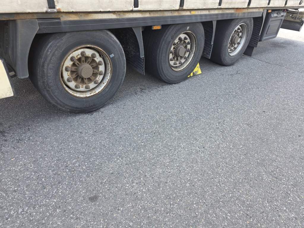 Fahrzeugabbildung Krone Joloda Mega Gardine, Lift, Hubdach