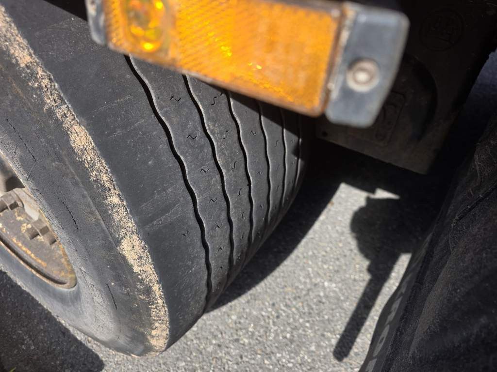 Fahrzeugabbildung Krone Joloda Mega Gardine, Lift, Hubdach