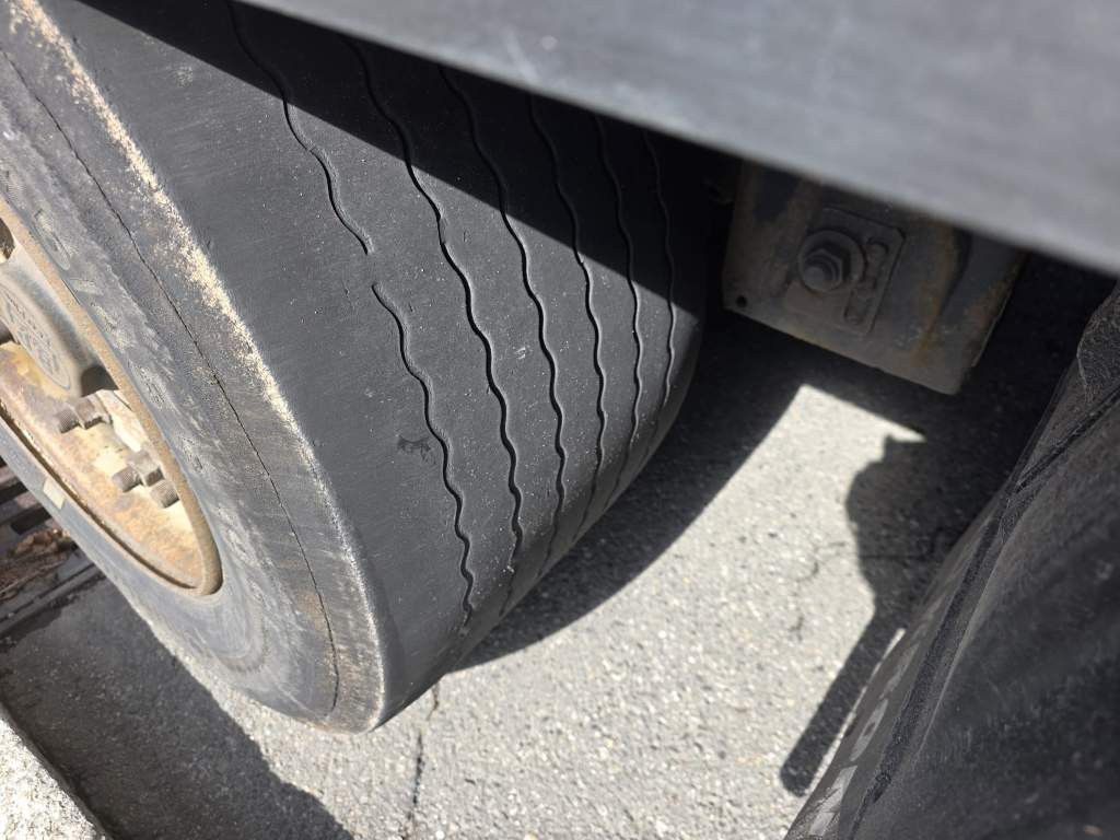 Fahrzeugabbildung Krone Joloda Mega Gardine, Lift, Hubdach