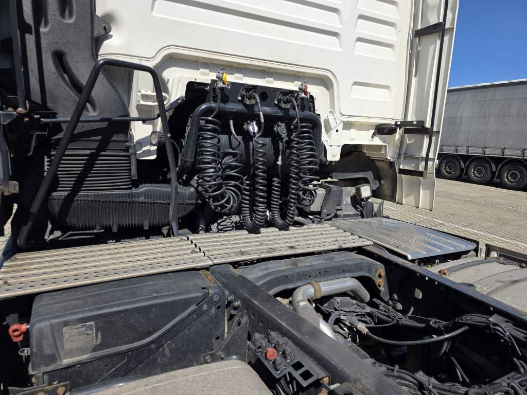 Fahrzeugabbildung MAN 18.500 TGX, retarder, Doppeltank