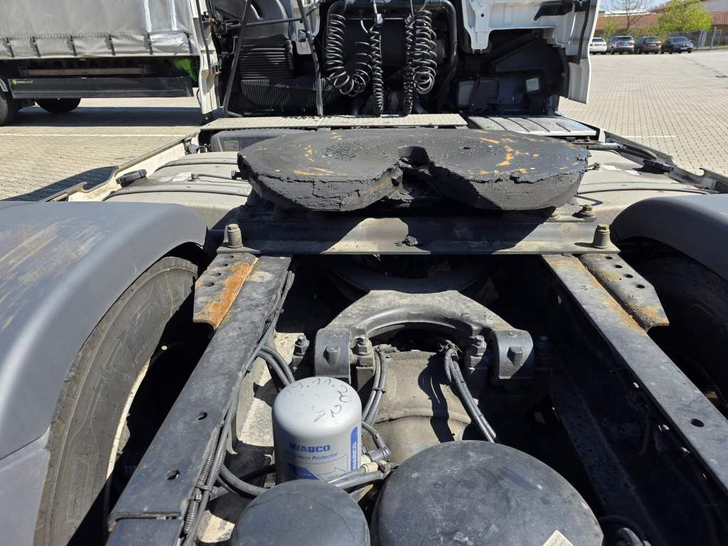 Fahrzeugabbildung MAN 18.500 TGX, retarder, Doppeltank