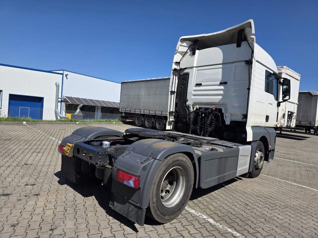 Fahrzeugabbildung MAN 18.500 TGX, retarder, Doppeltank