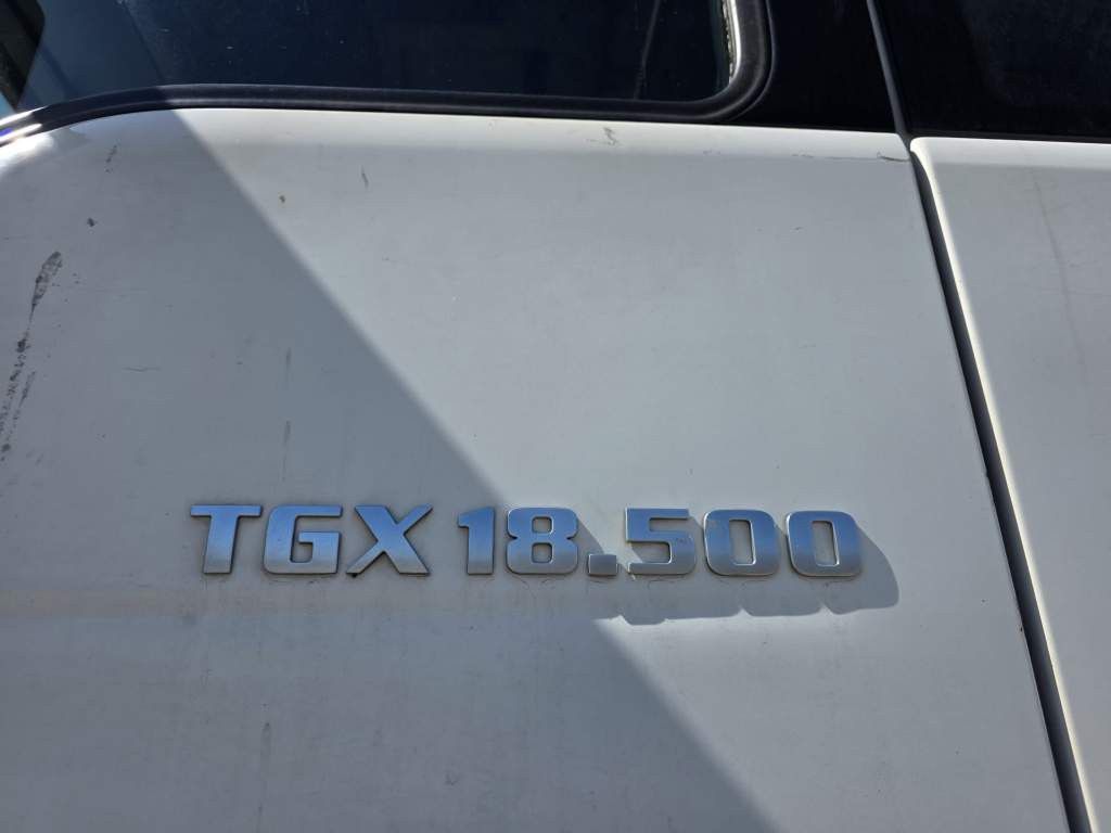 Fahrzeugabbildung MAN 18.500 TGX, retarder, Doppeltank