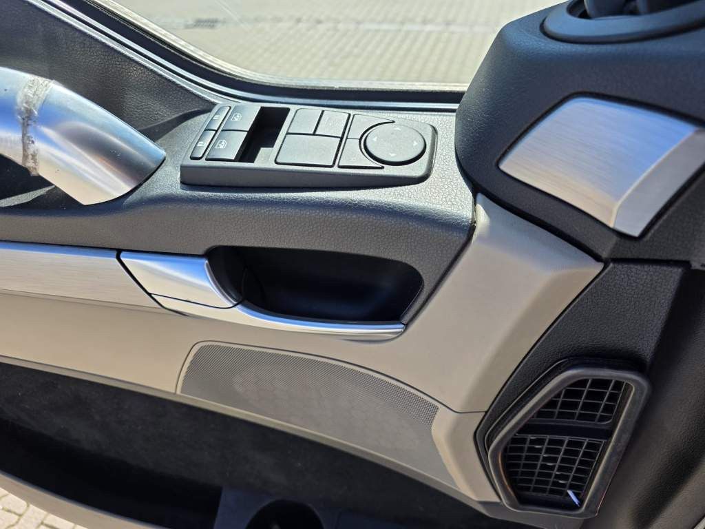 Fahrzeugabbildung MAN 18.500 TGX, retarder, Doppeltank