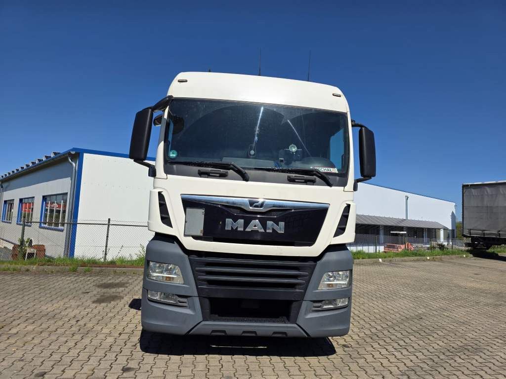 Fahrzeugabbildung MAN 18.500 TGX, retarder, Doppeltank