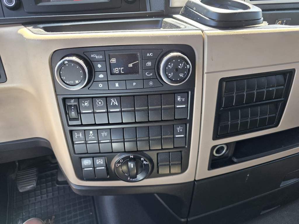 Fahrzeugabbildung MAN 18.500 TGX, retarder, Doppeltank