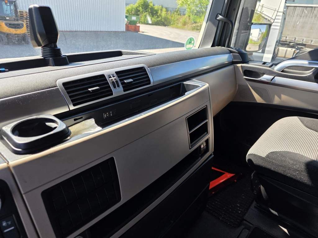 Fahrzeugabbildung MAN 18.500 TGX, retarder, Doppeltank