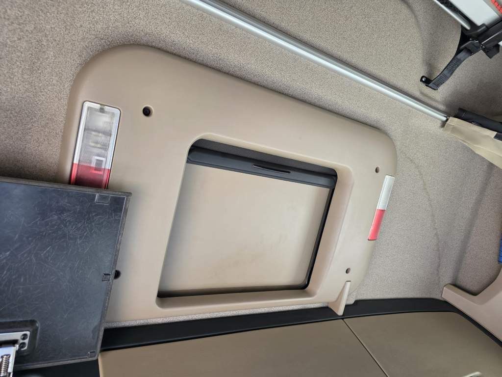 Fahrzeugabbildung MAN 18.500 TGX, retarder, Doppeltank