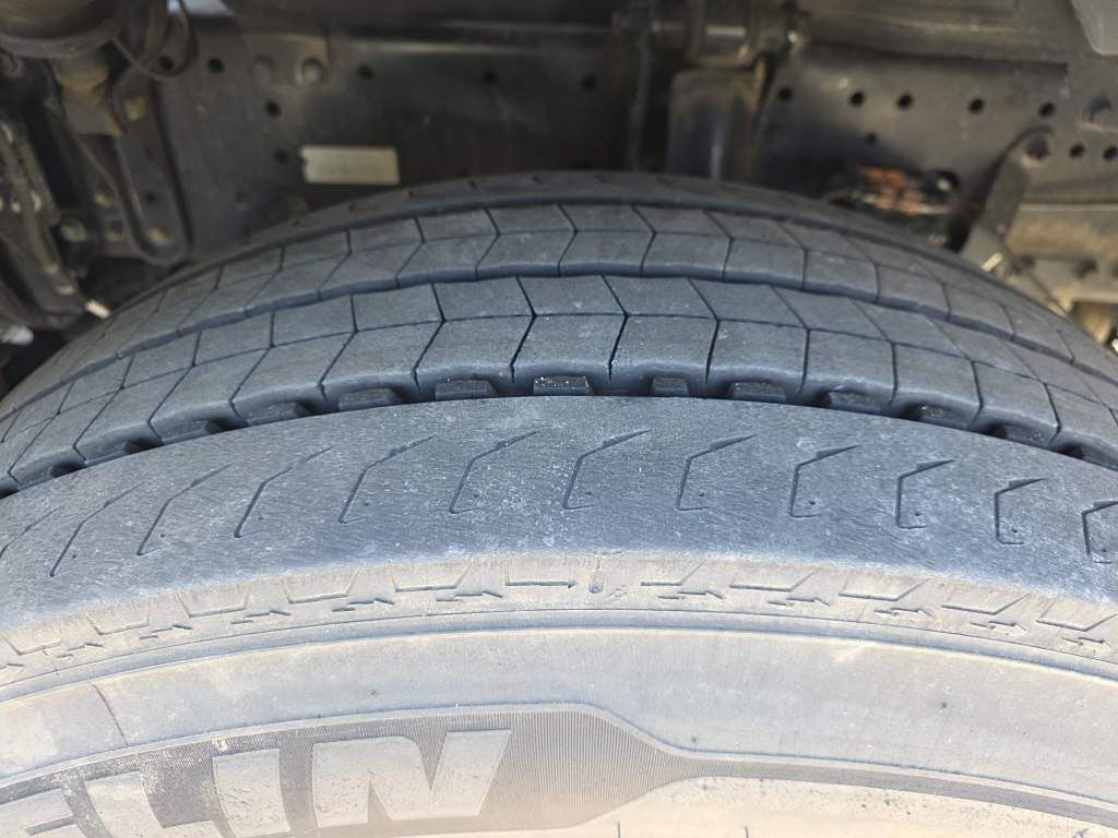 Fahrzeugabbildung MAN 18.500 TGX, retarder, Doppeltank