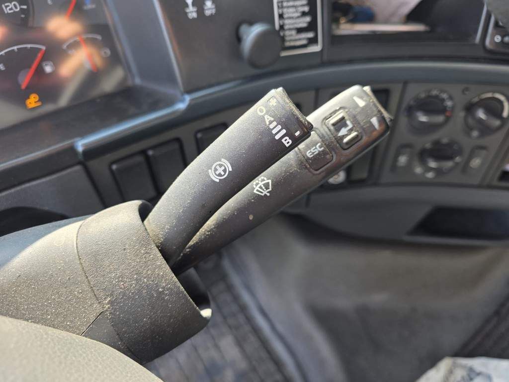 Fahrzeugabbildung Volvo FH 460 Globe Baustoffpritsche mit Kran Palfinger