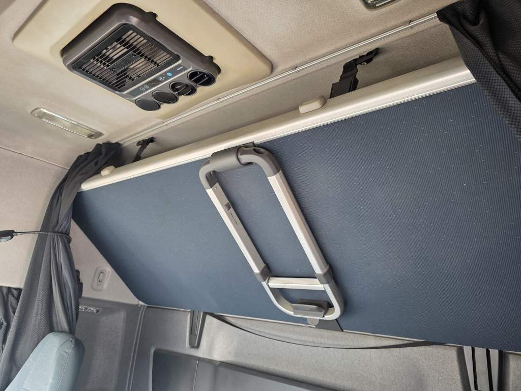 Fahrzeugabbildung Volvo FH 460 Globe Baustoffpritsche mit Kran Palfinger