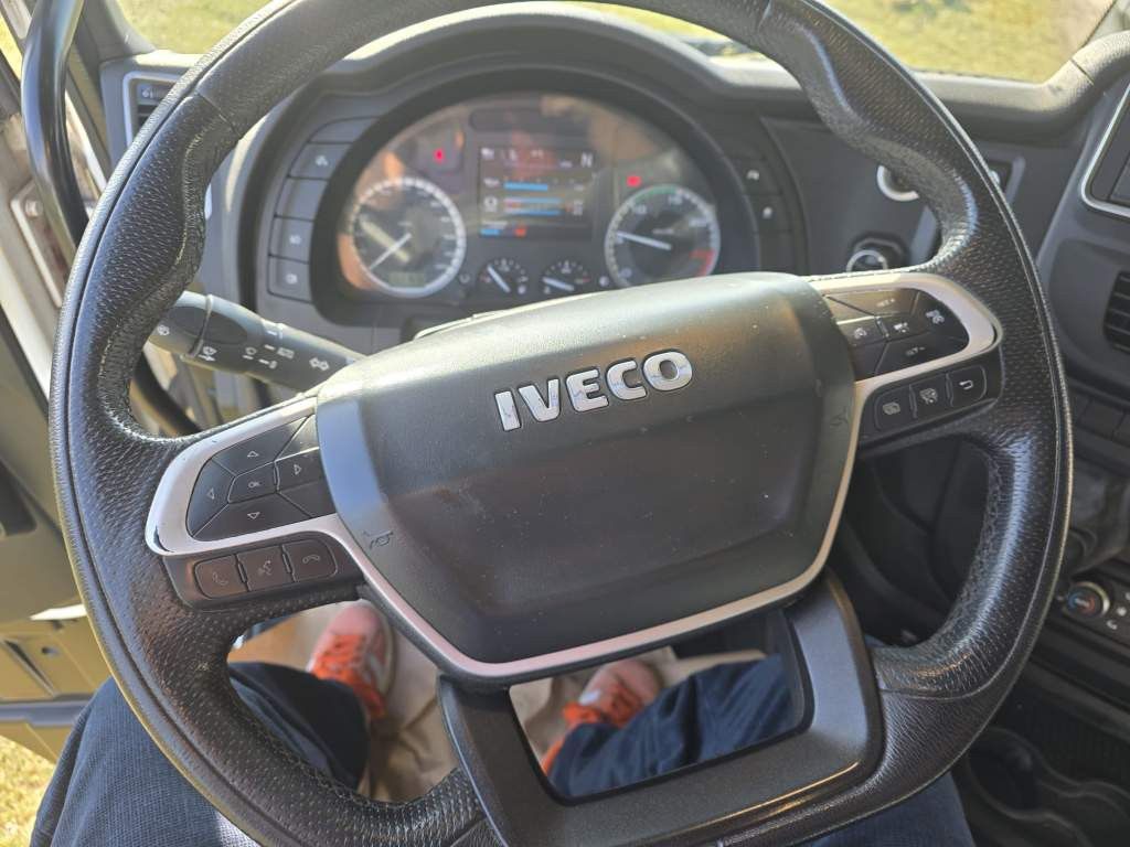 Fahrzeugabbildung Iveco 480 S-Way, Retarder, Klima Automat, 2 Kreis-Hydr