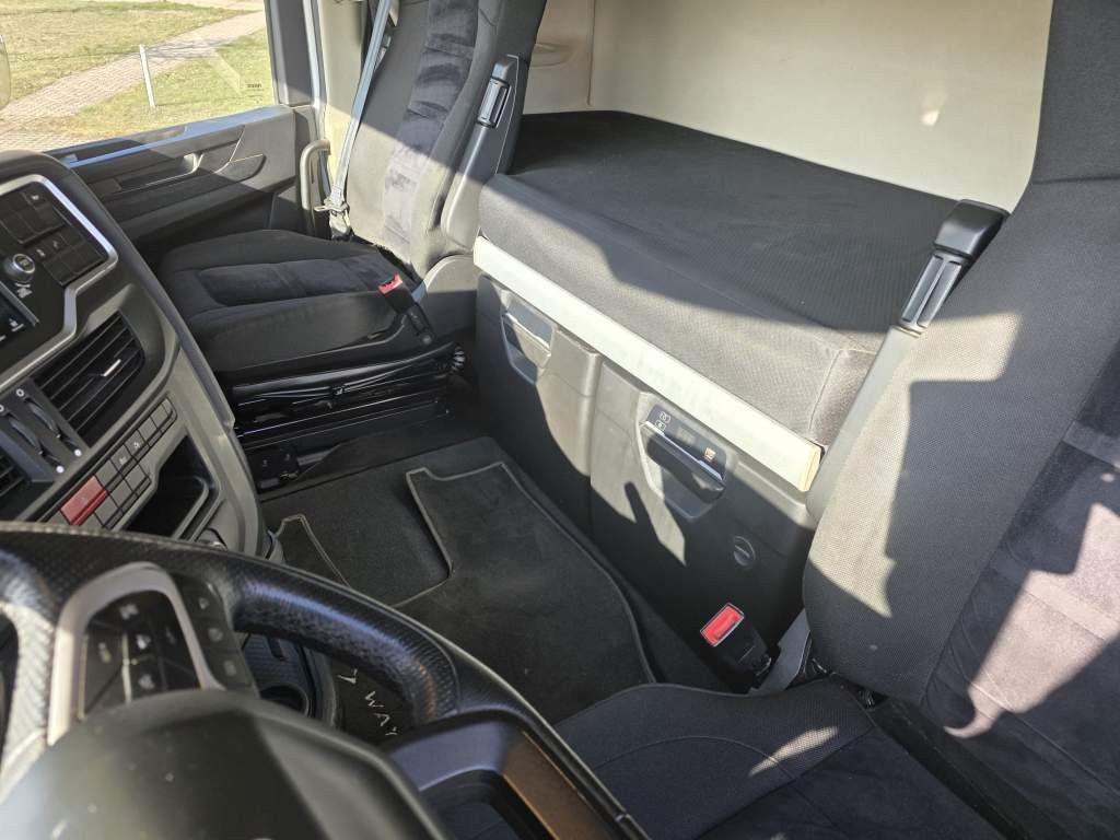 Fahrzeugabbildung Iveco 480 S-Way, Retarder, Klima Automat, 2 Kreis-Hydr