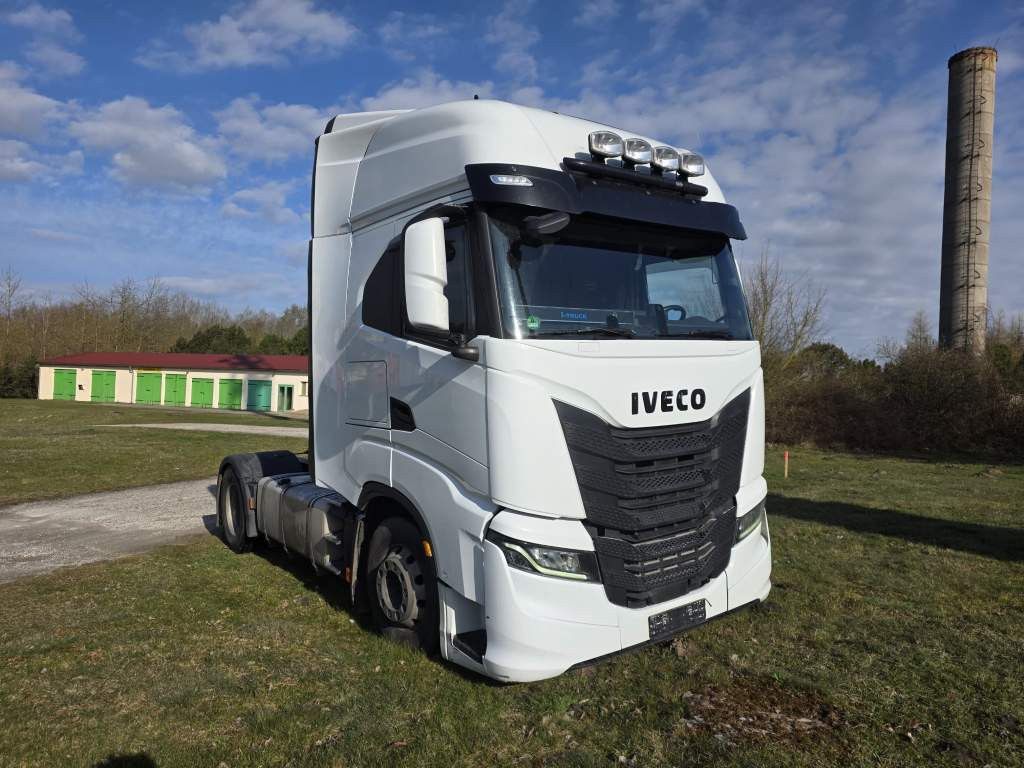 Fahrzeugabbildung Iveco 480 S-Way, Retarder, Klima Automat, 2 Kreis-Hydr
