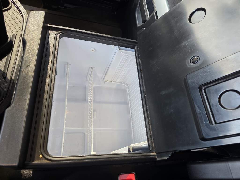 Fahrzeugabbildung Iveco 480 S-Way, Retarder, Klima Automat, 2 Kreis-Hydr